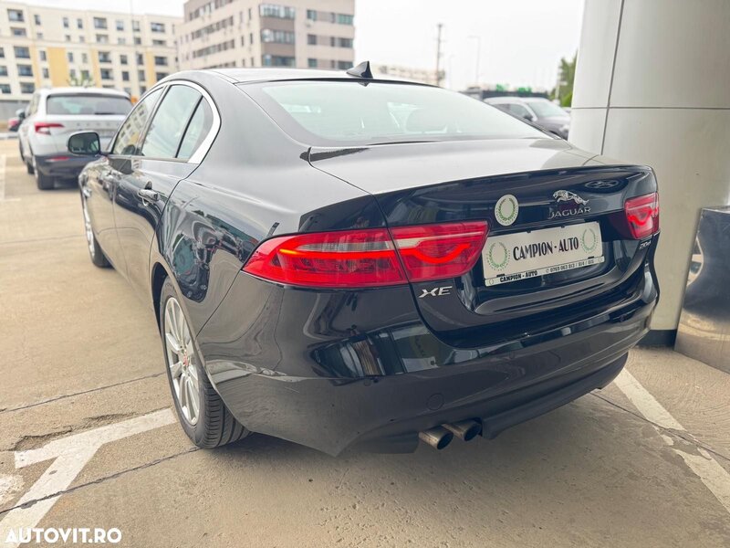 Jaguar XE